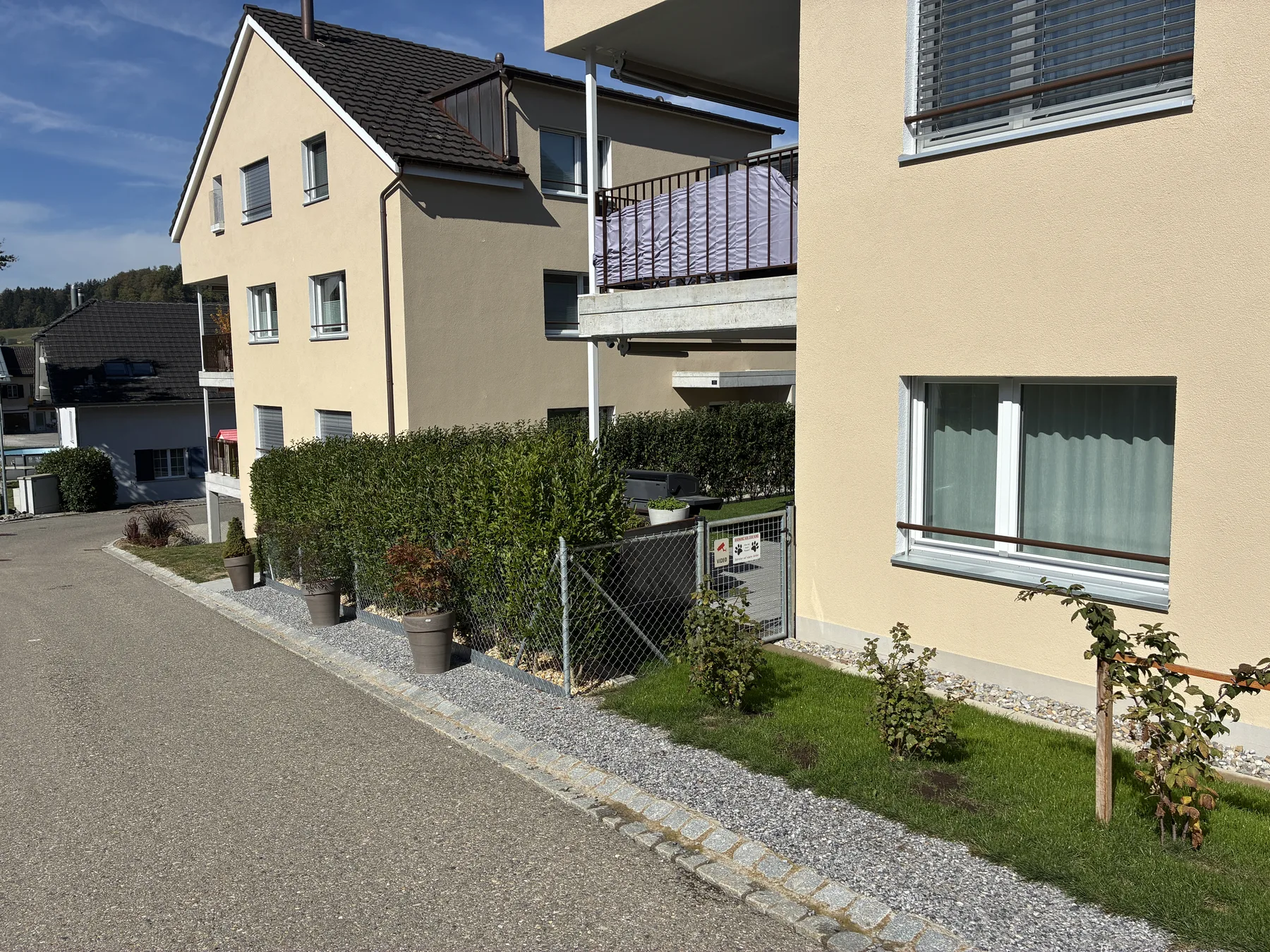 Ansicht des Wohnhauses mit Garten